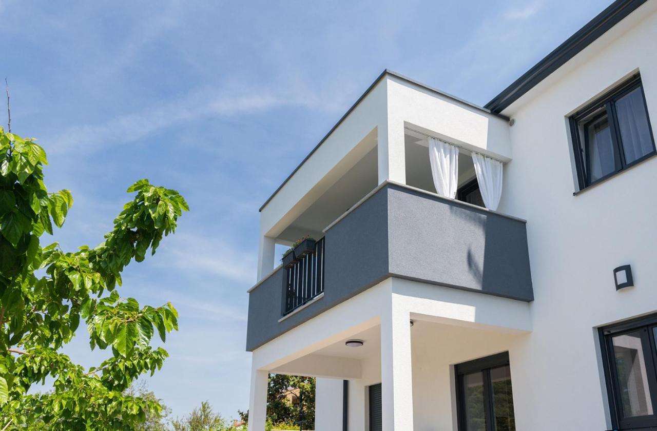 Apartment Aura Poreč Exterior foto